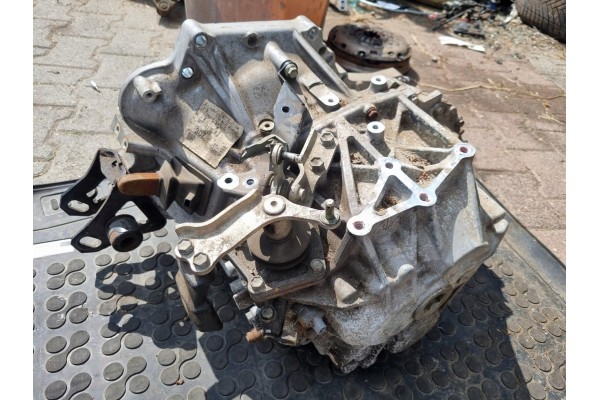 GEARBOX TOYOTA RAV4 IV 4 D CAT 2 2 15R HYK8 F Transmission type manual