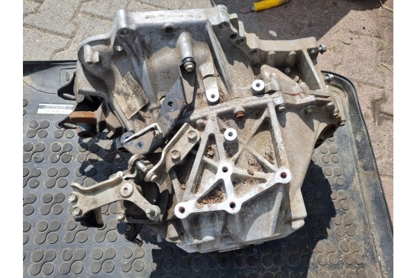 GEARBOX TOYOTA RAV4 IV 4 D CAT 2 2 15R HYK8 F Version European