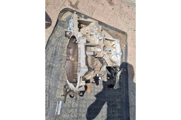 GEARBOX TOYOTA RAV4 IV 4 D CAT 2 2 15R HYK8 F Car type passenger cars