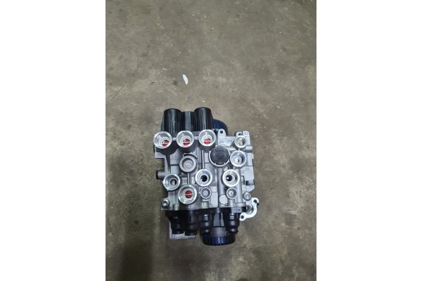 Dehumidifier valve MAN TGX TGS TG3 81 52108 6043 Wabco 9325103090 Catalog number of the part 81 52108 6038