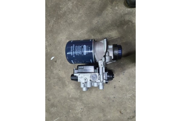 Dehumidifier valve MAN TGX TGS TG3 81 52108 6043 Wabco 9325103090 Part manufacturer MAN OE
