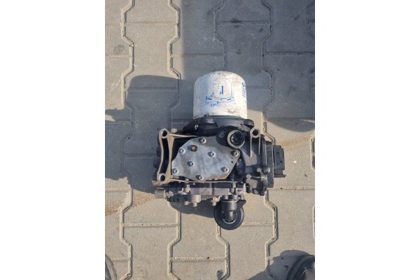 VALVE DEHUMIDIFIER APM VOLVO FH 4 FM 4 FMX 4 EURO 6 Catalog number of the part EL2501 22358797 k107482