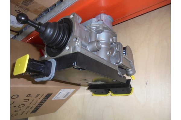 MAIN BRAKE VALVE IVECO STRALIS 5802300878 Part manufacturer Iveco OE