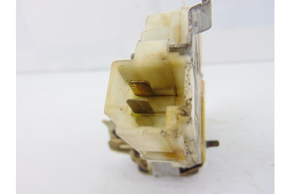 2 PIN CERRADURA PUERTA TRASERA DERECHA NISSAN ALMERA (N16/E) Acenta 2004 2 PIN 190043 NISSAN - 2