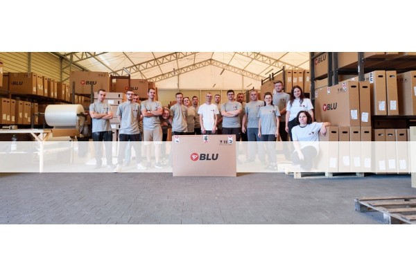 BLU Mudguard AUDI A3 8P LY3J left red 03 08 front Car type passenger cars