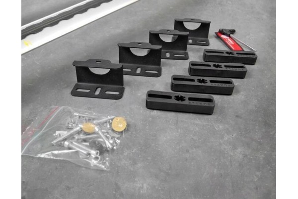 Base roof rack Renault Trafic 2014 Part manufacturer Omtec