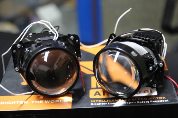 Lentes Proyectores Bi-LED 3.0 NHK Gen. 5 Redondos Regeneración de Far