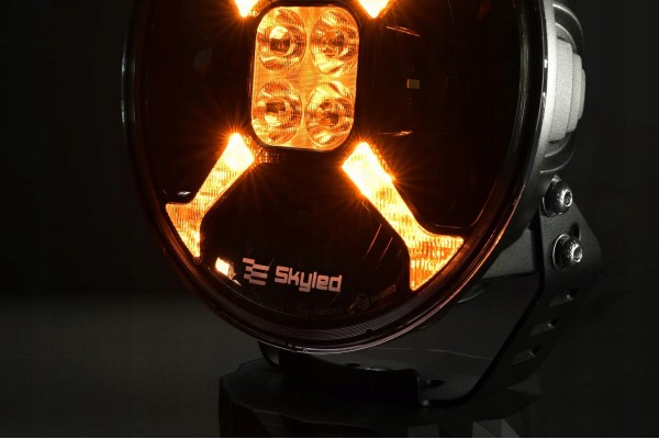 LONG RANGE REFLECTOR SKYLED COSMO FLASH 9X 120W FULL LED POSITION STROBO Light source LED