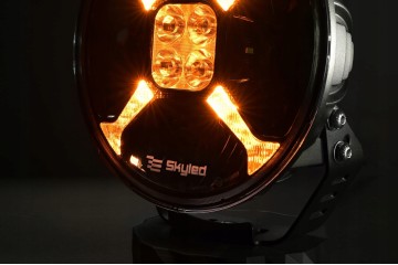 LONG RANGE REFLECTOR SKYLED COSMO FLASH 9X 120W FULL LED POSITION STROBO Light source LED