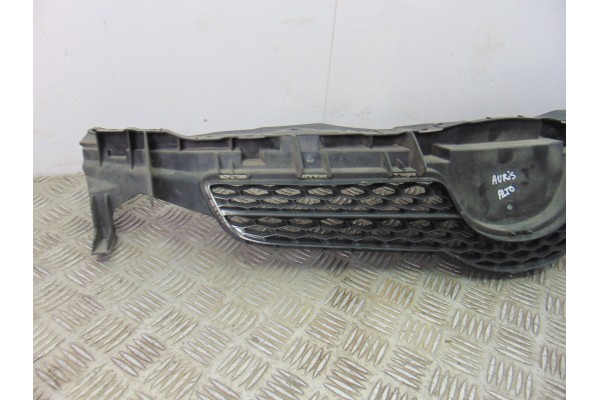 53111-02390 REJILLA DELANTERA TOYOTA AURIS (E15)
