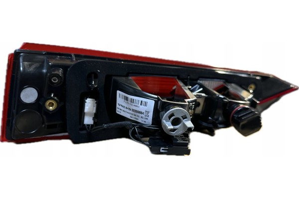Lamp right for tailgate Volvo Part manufacturer Volvo OE