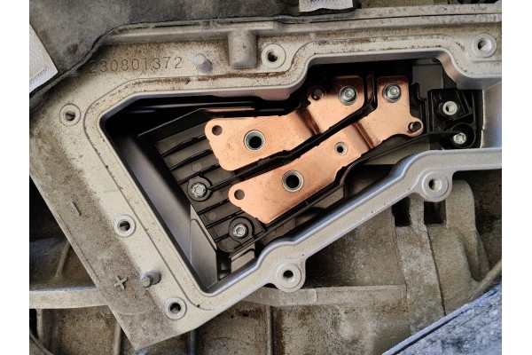 ELECTRIC MOTOR VOLVO XC40 RECHARGE E400V12 408HP 300kW 30 THOUSAND Product weight with unit packaging 60 kg