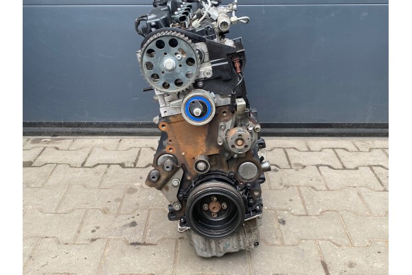 VW GOLF VII 2 0TDI DCY INJECTION ENGINE 04L130277AC