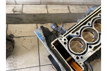 Engine block complete shaft pistons 271946 1 8 compressor Catalog number of the part Silnik blok kompletny wal tloki 271946 1 8 