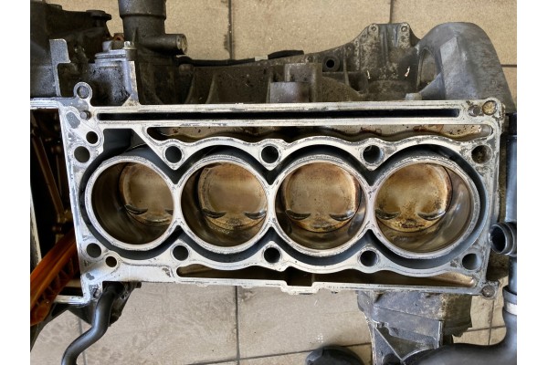 Engine block complete shaft pistons 271946 1 8 compressor Quality of parts according to GVO O original with manufacturer s logo 