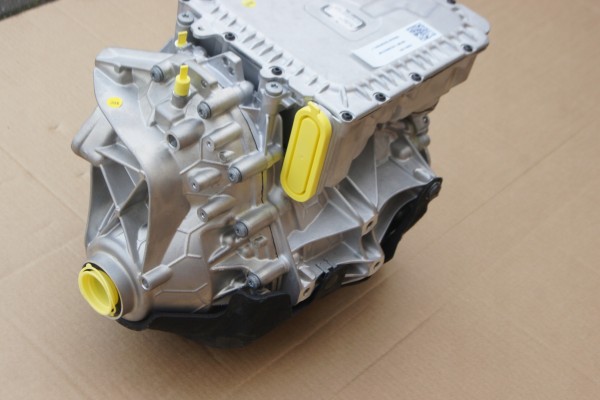 ID 4 ID 5 ELECTRIC DRIVE EBRA UXJ TRANSMISSION Engine type electric