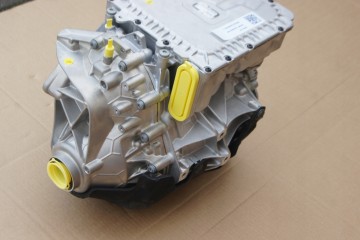 ID 4 ID 5 ELECTRIC DRIVE EBRA UXJ TRANSMISSION Engine type electric