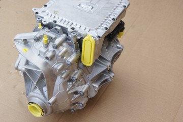 ID 4 ID 5 ELECTRIC DRIVE EBRA UXJ TRANSMISSION Engine type electric