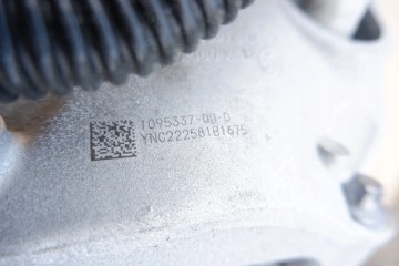 TESLA Y ELECTRIC MOTOR REAR 1587780 00 B Catalog number of the original 108569320F