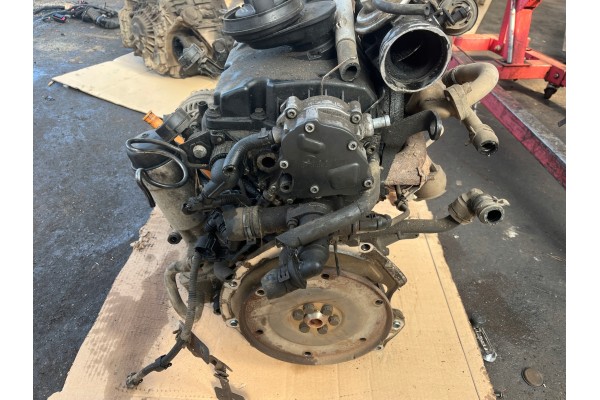 SILNIK 1 9 TDI AUY FORD GALAXY VOLKSWAGEN SHARAN SEAT ALHAMBRA KOMPLETNY Producent czesci Volkswagen OE