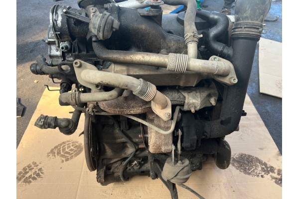 SILNIK 1 9 TDI AUY FORD GALAXY VOLKSWAGEN SHARAN SEAT ALHAMBRA KOMPLETNY Typ samochodu Samochody osobowe