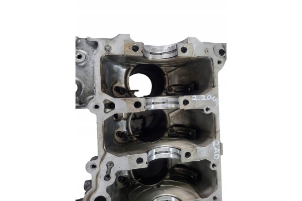 Engine block toyota corolla verso avensis t25 2 2 d cat 2AD Packaging status replacement