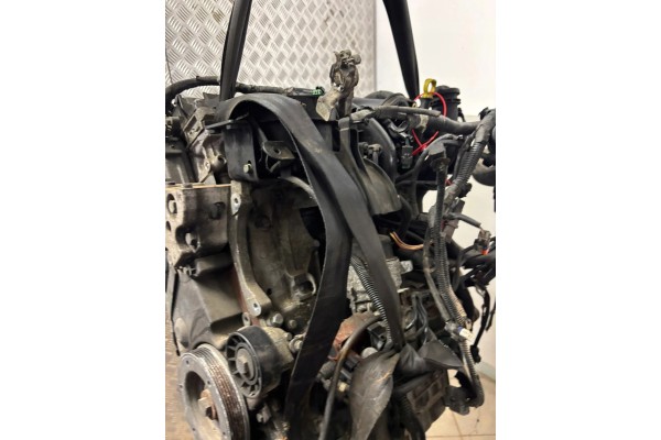 COMPLETE MOTOR CITROEN C5 X7 2 0 HDI RHR 220 000 KM Catalog number of the part CITROEN C5 X7 2 0 HDI OZNACZENIE RHR 10DYTJ