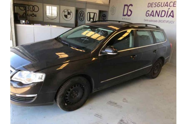 VOLKSWAGEN PASSAT VARIANT (3C5) Highline