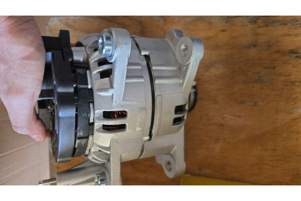 Alternator Hella 8EL 011 710 471 Product weight with unit packaging 10 kg