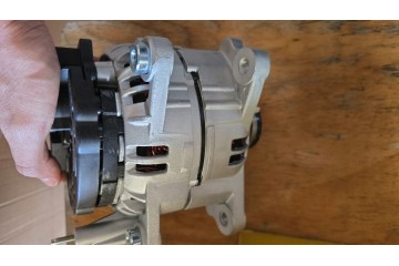 Alternator Hella 8EL 011 710 471 Product weight with unit packaging 10 kg