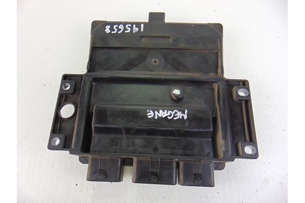 8200334419  CENTRALITA MOTOR UCE RENAULT MEGANE II CLASSIC BERLINA Confort Authentique 2005 8200334419 195658 RENAULT - 1