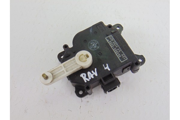 063800-0240 MOTOR APERTURA TRAMPILLAS CLIMATIZADOR TOYOTA RAV4 (A2) 2.0 D-4D Sol 4X4 (2003) 2004 063800-0240 195750 TOYOTA - 3