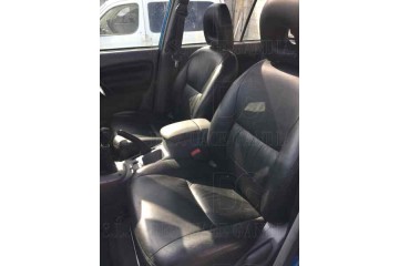 TOYOTA RAV4 (A2) 2.0 D-4D Executive 4X4 (2003)