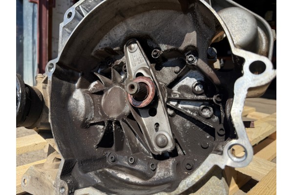 Gearbox Volkswagen Polo V 6R 1 2 B 5 Speed Complete EU LNR Catalog number of the part 02t301103ac Skrzynia Biegow VW Polo V 1 2 