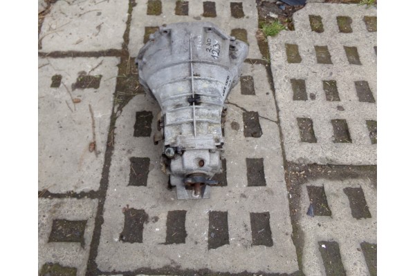 MERCEDES 123 2 4 D GEARBOX R1232011001 Part manufacturer Mercedes Benz OE