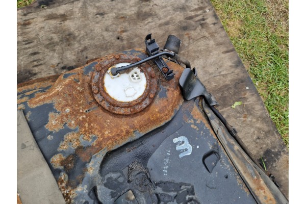 Depósito de Combustible Toyota RAV4 II 2.0 VVTI 4x4 3 puertas