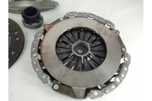 Clutch set LuK 623319410 for BMW E60 E90 Part manufacturer Schaeffler LuK