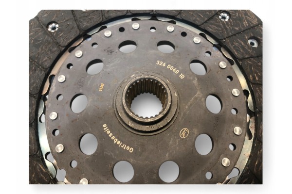 Mercedes W204 220 CDI 2 1 W212 2 1 Clutch set disc pressure LUK Catalog number of the part 626 3044 33