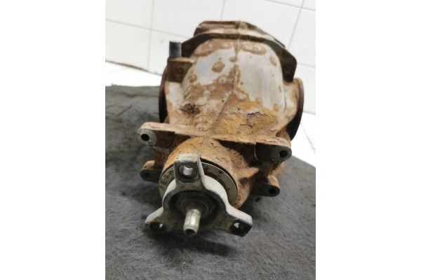 2004 Mercedes Benz E W211 Rear differential A2303510105