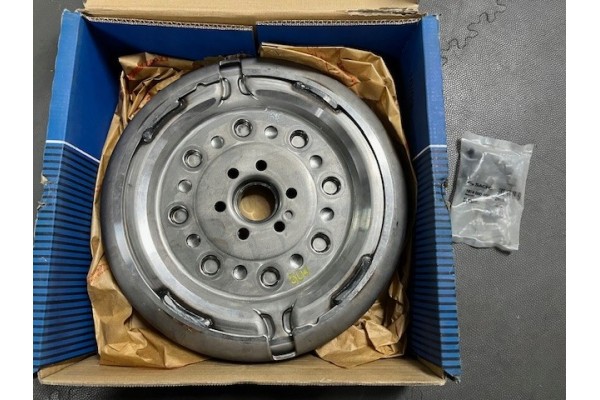 TWO MASS TOURAN PASSAT B6 GOLF VI SUPERB II OCTAVIA II TOLEDO LEON A3 Part manufacturer Sachs