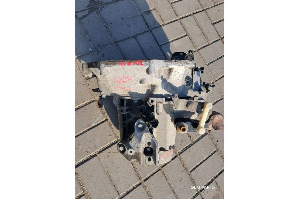 Peugeot 2008 1 2 VTI manual transmission 20CR14