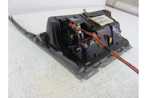  CENICERO BMW SERIE 1 BERLINA (E81/E87) 118d 2010 202317 BMW - 2