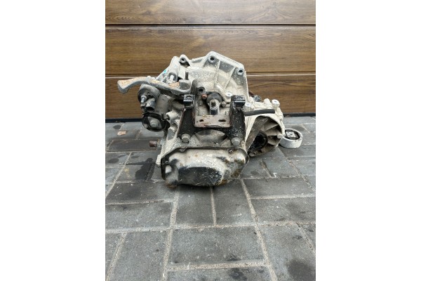 VW POLO 6R 3D 1 2 GEARBOX LNR Part manufacturer Volkswagen OE