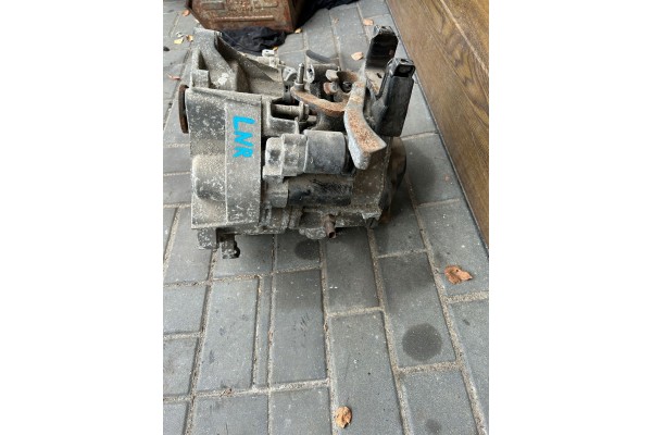 VW POLO 6R 3D 1 2 GEARBOX LNR Car type passenger cars