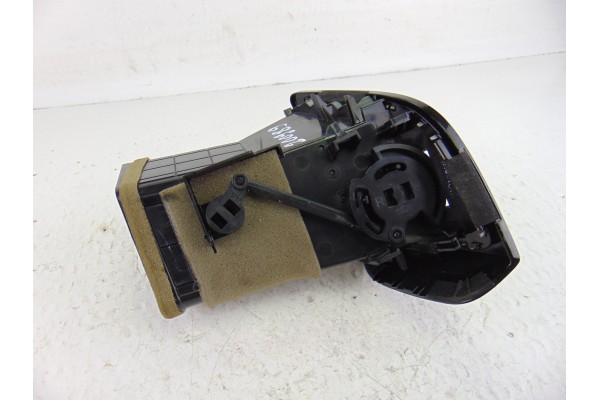 BHN164730  REJILLA AIREADORA MAZDA 3 BERLINA / SEDÁN (BM/BN) Luxury 2014 BHN164730 200989 MAZDA - 3