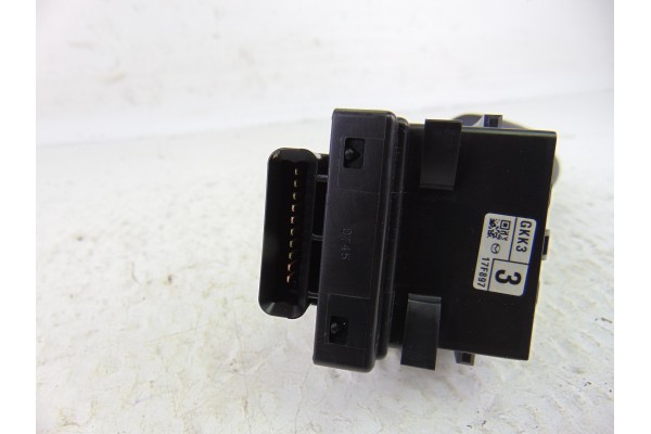  MANDO LIMPIA MAZDA 3 BERLINA / SEDÁN (BM/BN) Luxury 2014 201095 MAZDA - 1