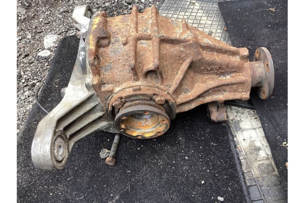 Rear differential BMW 3 E36 213683E Part manufacturer BMW OE