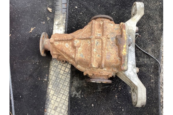 Rear differential BMW 3 E36 213683E Installation side multipurpose