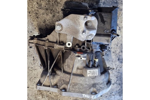 GEARBOX FORD FIESTA MK7 8A6R7002HC 1 6TDCI Part manufacturer no brand