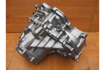 OPEL VECTRA 2 2 DTI TRANSMISSION 5 gears F35 55351000 UU 3 61 Transmission type manual